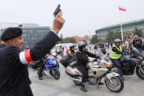 Na motocyklach oddają hołd ofiarom zbrodni katyńskiej