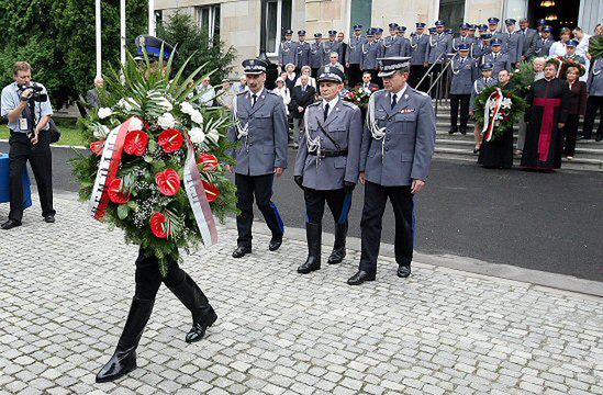 Tusk: policja pierwsza odczuje koniec kryzysu