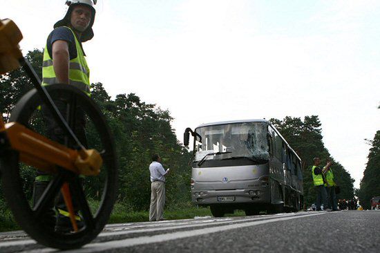 PKS zderzył się z ciężarówką; 1 osoba nie żyje, są ranni