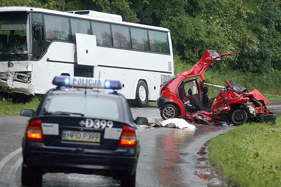 Połowa długiego weekendu: 32 osoby zmarły, 365 rannych