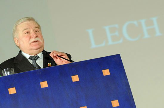 Wąsaty "wróg" - rosyjskie media o publikacji nt. Wałęsy