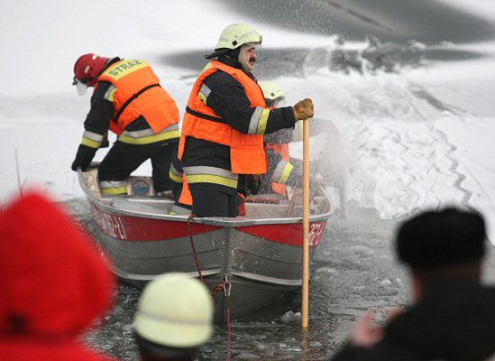 Pośpieszyli ratować dzieci, sami wpadli pod lód