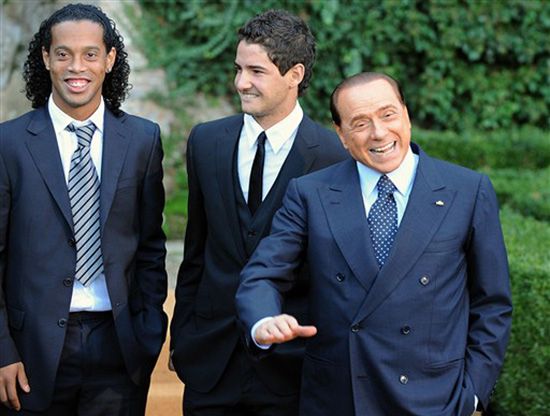 Berlusconi żartuje: nie płaćmy abonamentu telewizyjnego