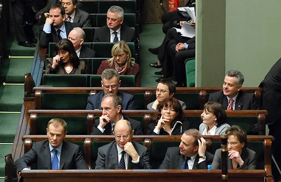 Co trzeci Polak daje "tróję" rządowi PO-PSL