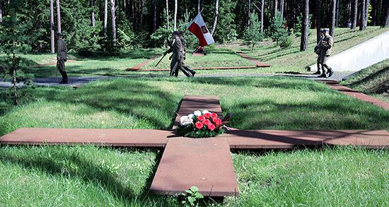 Kilkanaście sekund narady i sprawa Katynia odrzucona