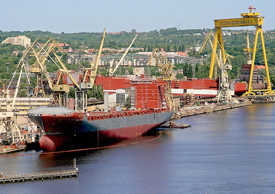 Majątek stoczni trafi na aukcję, są chętni do zakupu