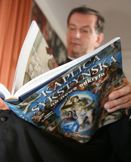 Album "Kaplica Sykstyńska na nowo odkryta" ukazał się w Polsce