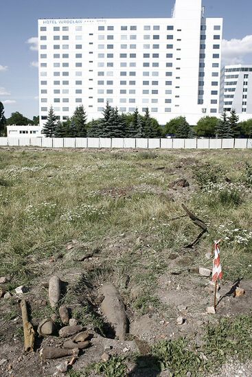 Niewybuch w centrum Wrocławia - ewakuowano 800 osób