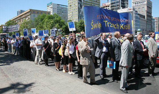 Posłowie "pochylą się nad Trzema Królami"