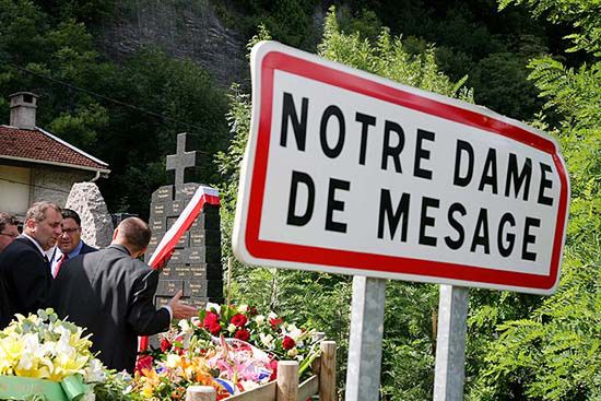 "Życie jest chwilą wieczności" - na pomniku pod Grenoble