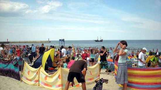 Tłok na plaży w Łebie