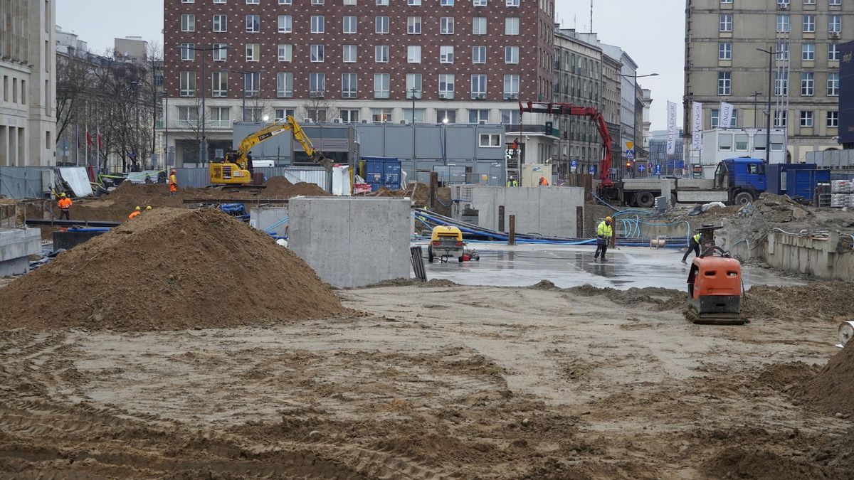 Parking budują na placu Powstańców Warszawy.