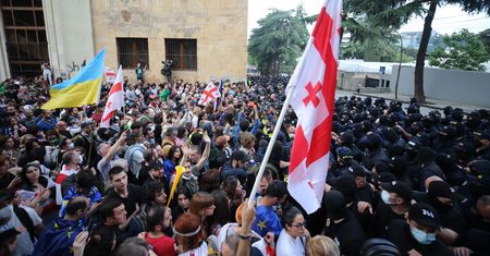 Protesty w Tbilisi. Gruzińskie organizacje pozarządowe nie podporządkują się "rosyjskiemu prawu"