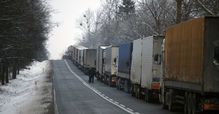 Kolejki na wschodniej granicy wciąż rosną