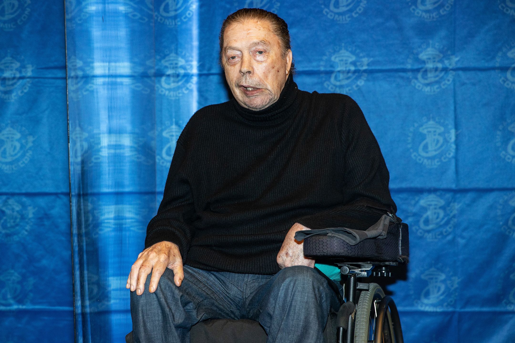  Tim Curry