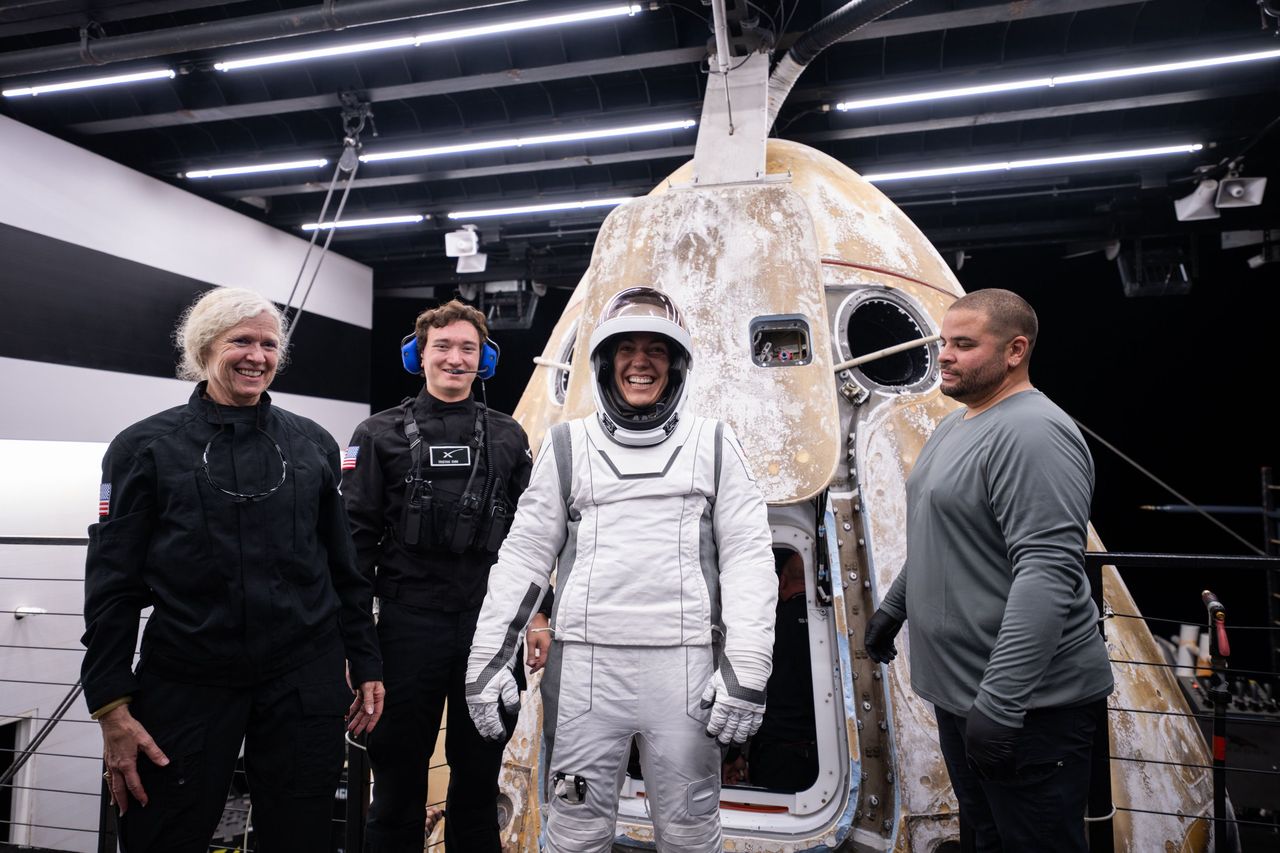 Die Crew Dragon-Kapsel mit Astronauten ist zur Erde zurückgekehrt.