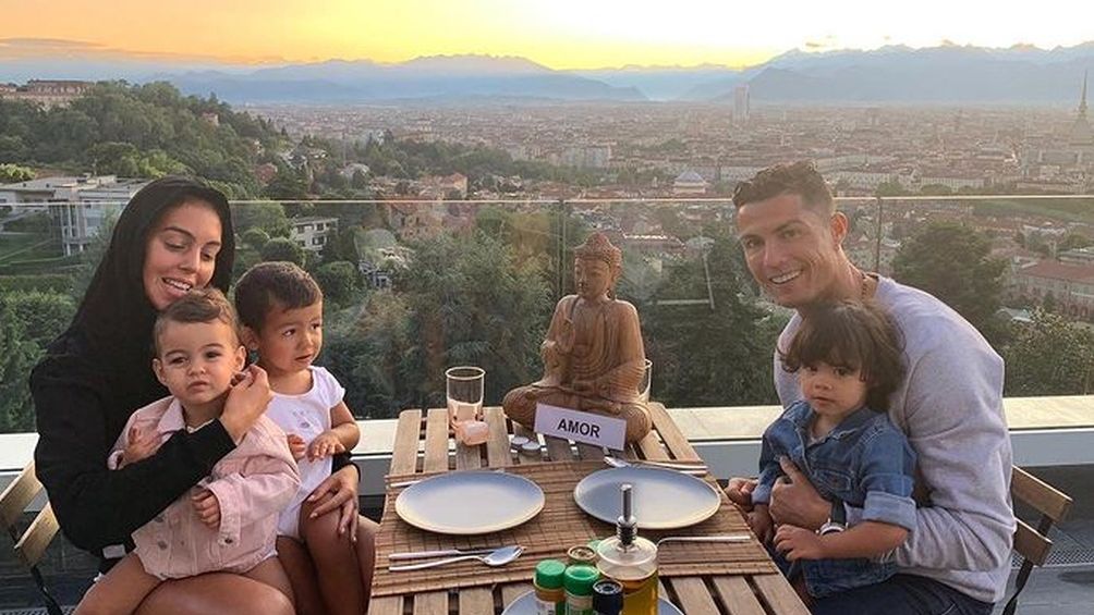 Cristiano Ronaldo wraz z rodziną