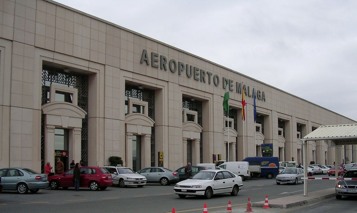Lotnisko Malaga (AGP). Jak dostać się do centrum miasta?
