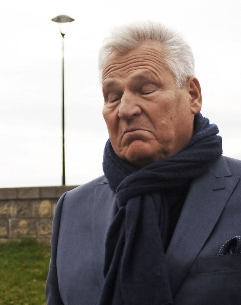 Aleksander Kwaśniewski zapuścił brodę