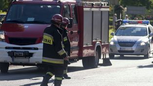 Łódź: Samochody osobowe w ogniu. Pożary gasili strażacy i policjanci