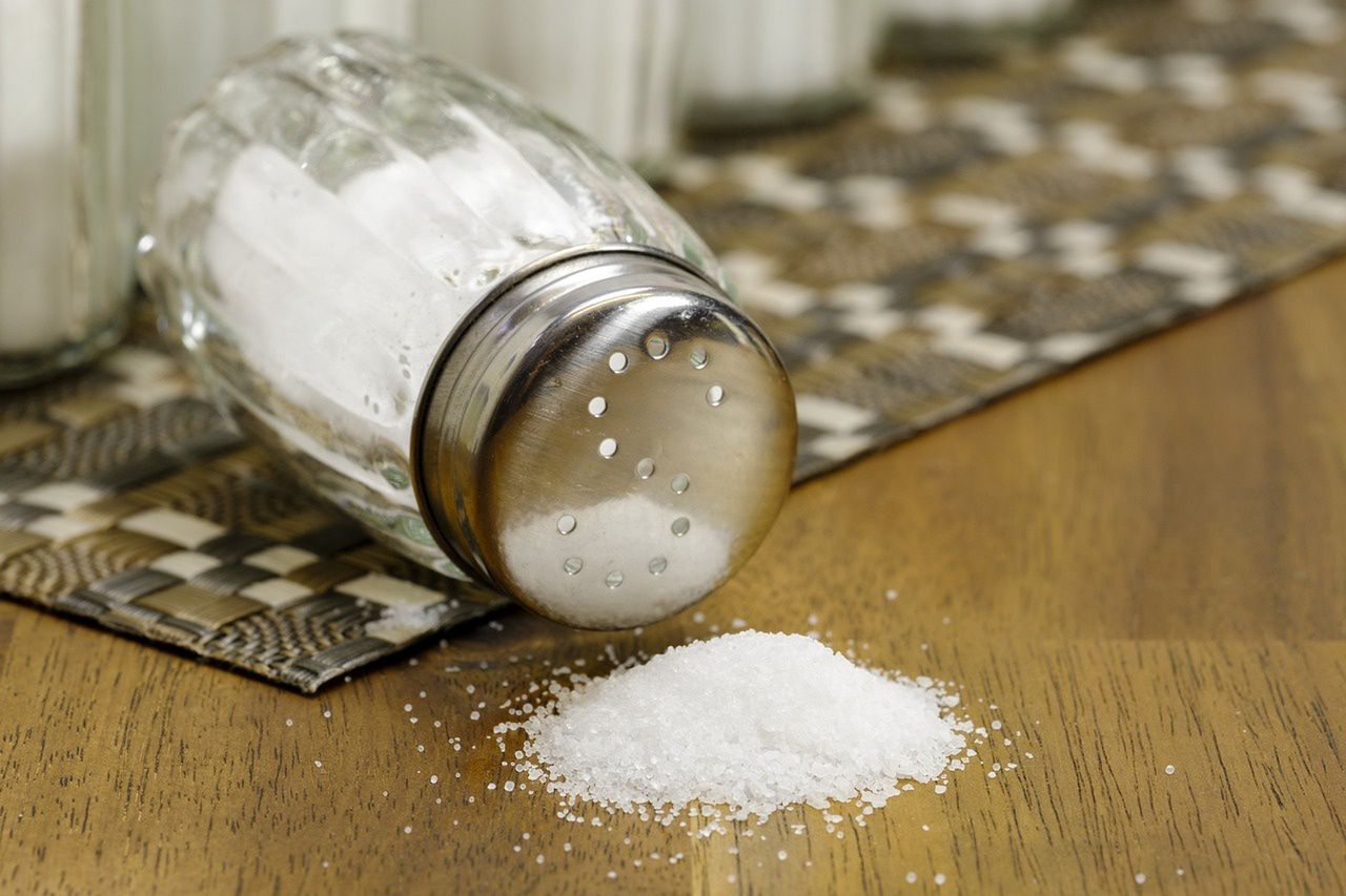 Jak objawia się nadmiar soli w diecie?