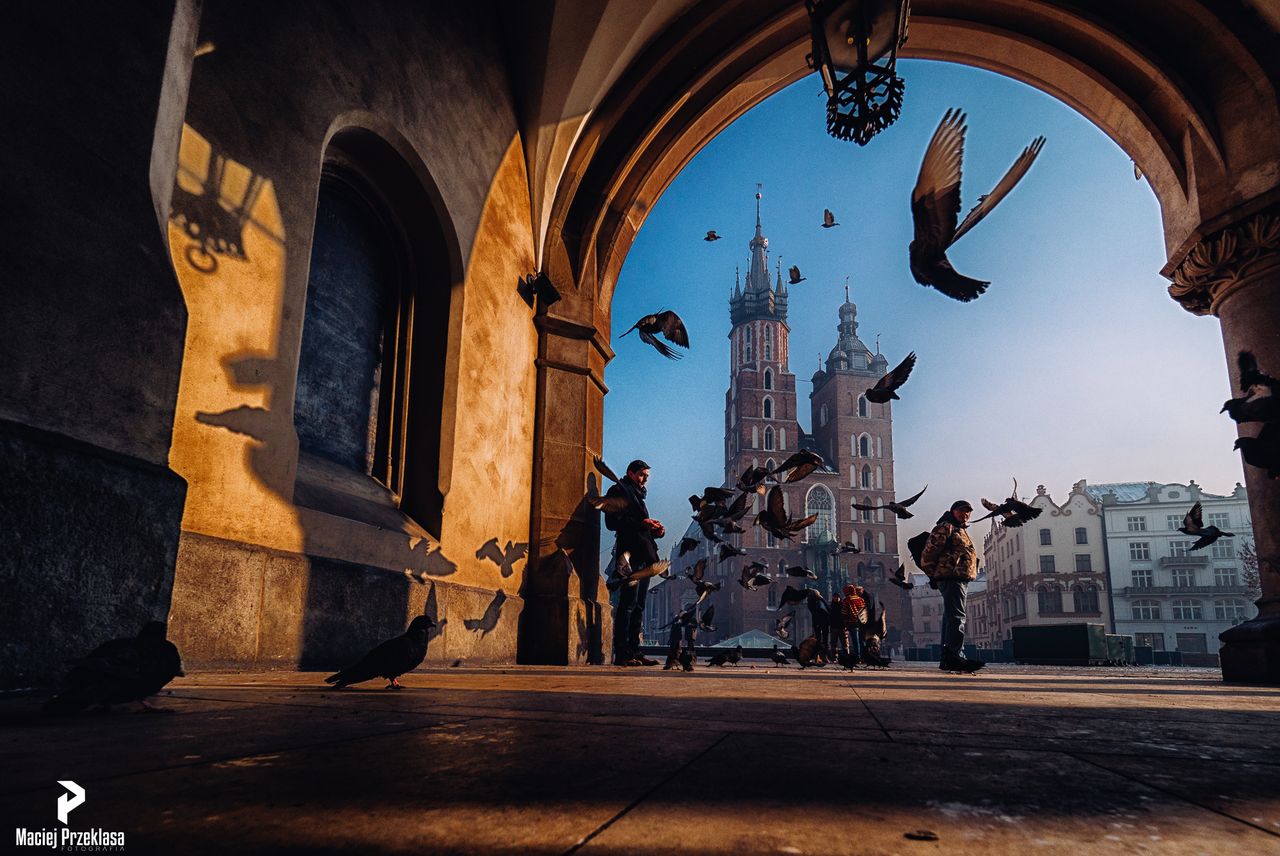 Dwa spojrzenia na fotografowanie ludzi, czyli studyjne portrety i zdjęcia na ulicy