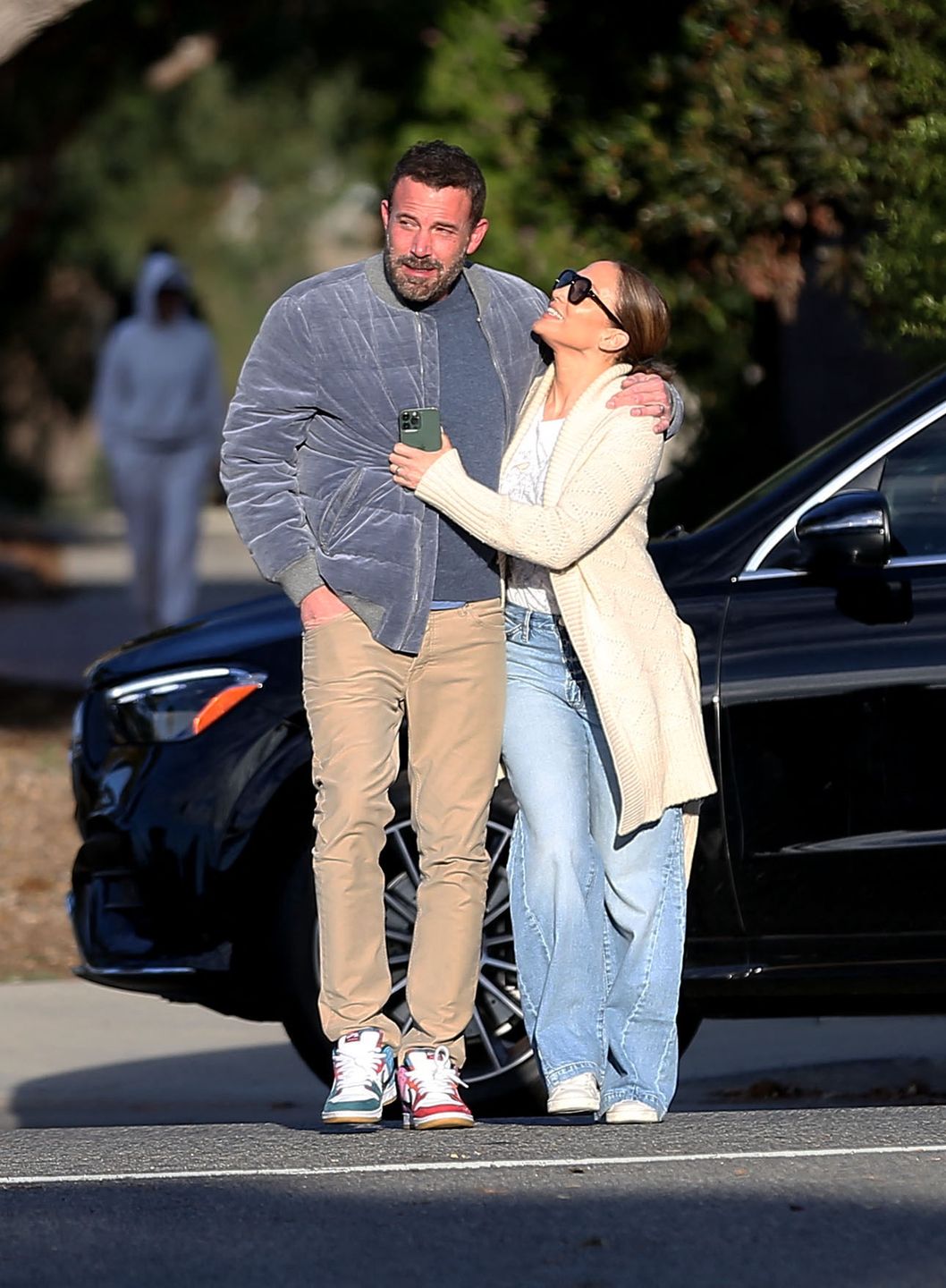 Ben Affleck i Jennifer Lopez na romantycznym spacerze