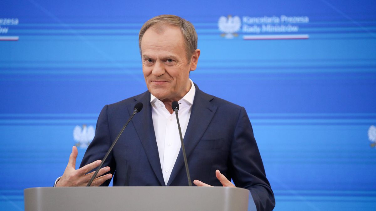 Donald Tusk
Warszawa, 22.04.2024. Premier Donald Tusk przemawia na konferencji prasowej w siedzibie KPRM w Warszawie, 22 bm. Spotkanie dot. m.in. wybor�w do Europarlamentu. (aldg) PAP/Albert Zawada
Albert Zawada
kancelaria prezesa rady ministr�, kancelaria prezesa rady ministr�w, konferencja, kprm, polityk polityka, prasowa, w kprm