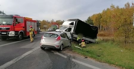 Groźny wypadek na obwodnicy Lubartowa. Kierująca fordem trafiła do szpitala