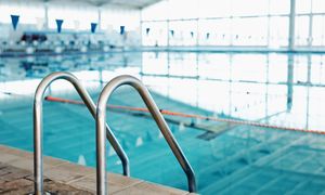 Znowu zatruta woda na Mazurach. Sanepid zamyka basen