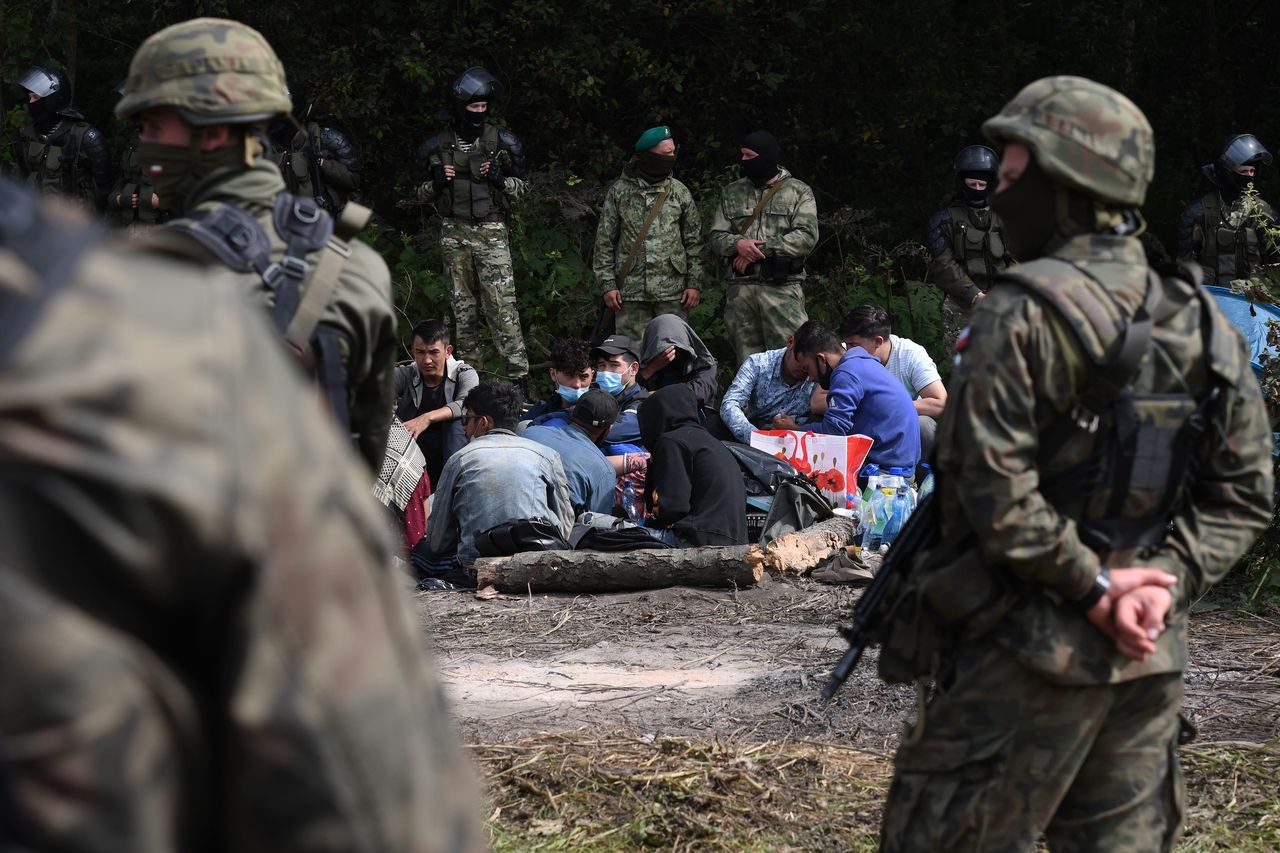 Uchodźcy na granicy. Rządowa agencja wysyła pomoc humanitarną 