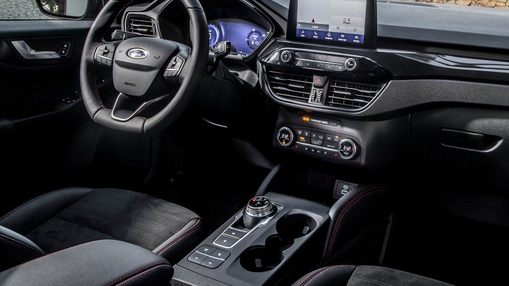Ford Kuga Hybrid – prezentacja: Niezwykle udany napęd hybrydowy i sterowanie aplikacją 1