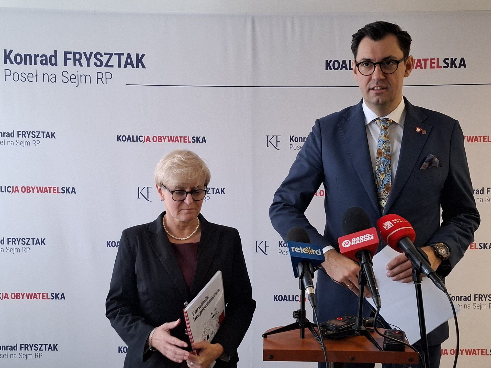 Poseł Joanna Kluzik-Rostkowska i poseł Konrad Frysztak