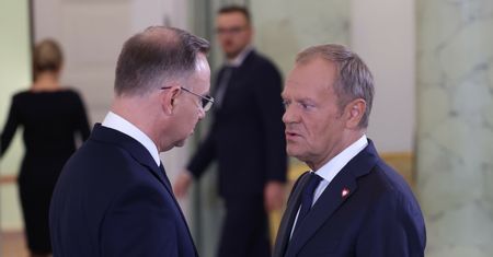 Tusk oskarża Dudę. "Wszystko jak krew w piach"