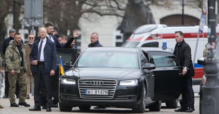 Widać przy wsiadaniu. Tak Polacy chronią Zełenskiego