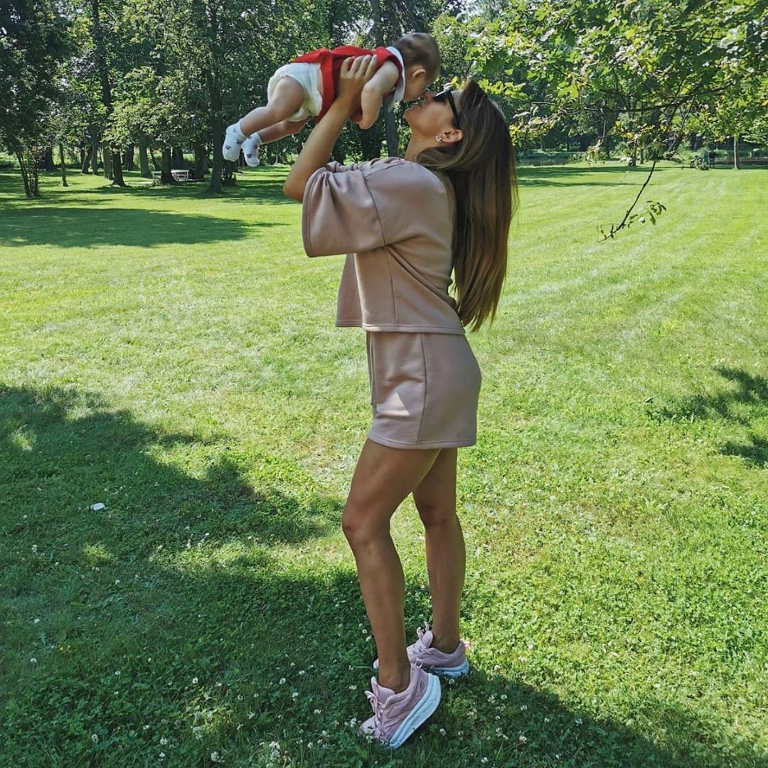 Anna Lewandowska pokazała nowy wózek Laury