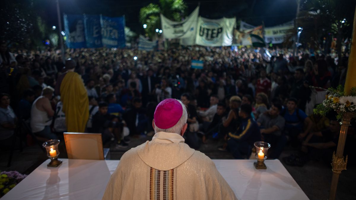 Faithful In Buenos Aires Go On A Pilgrimage In Honour Of Pope Francis
BUENOS AIRES, ARGENTINA - APRIL 22: A priest speaks during a mass honoring Pope Francis after a pilgrimage on April 22, 2025 in La Matanza, Buenos Aires Province, Argentina. Pope Francis, Head of the Catholic Church for 13 years, died at 88. Born Jorge Mario Bergoglio in Argentina, he was the first pope from the Society of Jesus and the first from the Americas. (Photo by Tomas Cuesta/Getty Images)
Tomas Cuesta