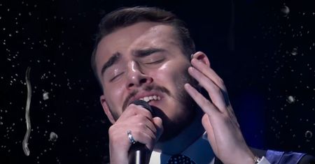 Eurowizja 2022. Polscy fani są ZACHWYCENI Krystianem Ochmanem, ale jedno im się nie spodobało... "To nie było potrzebne"