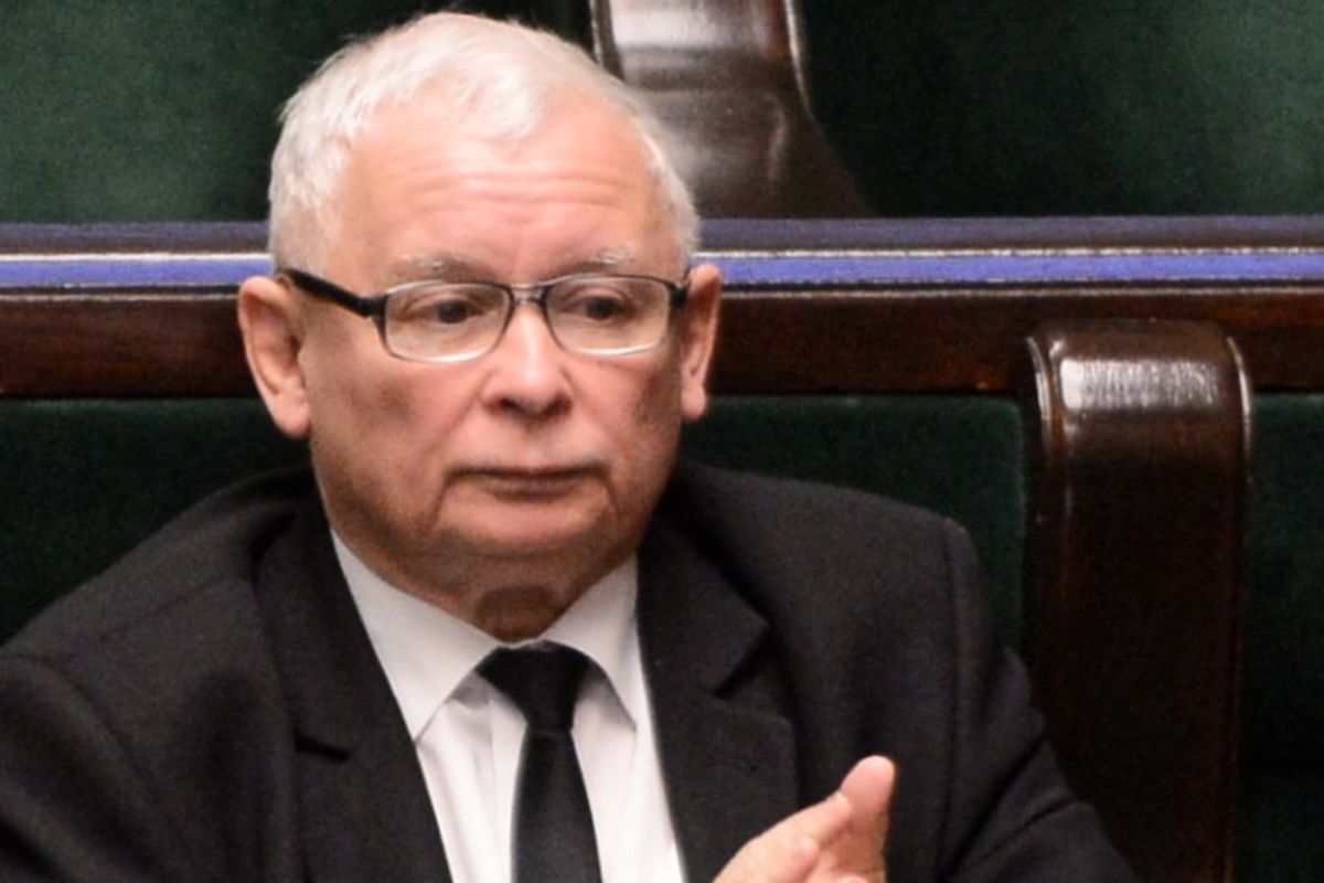 Jarosław Kaczyński chory. "Stan podgorączkowy i chrypa"