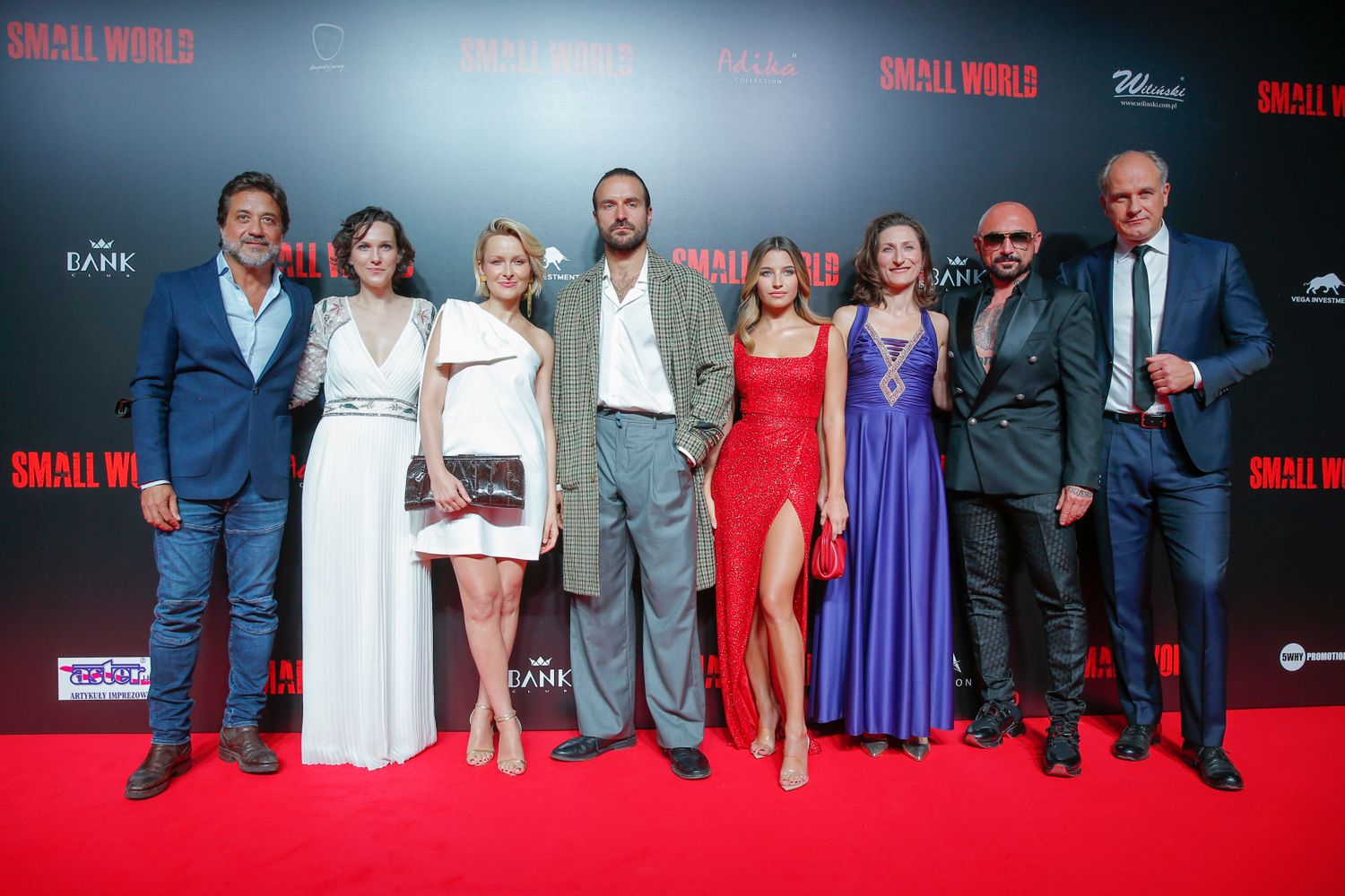 Premiera Small World