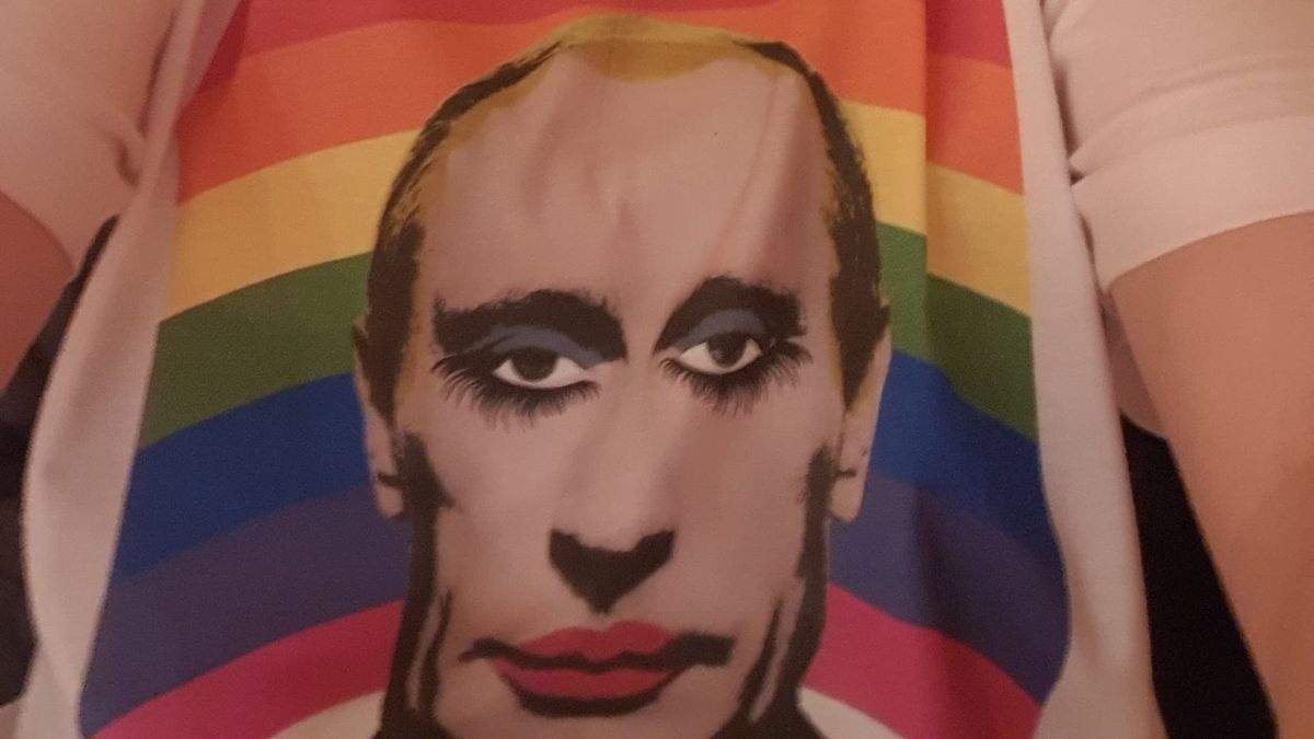 Putin na tle tęczowej flagi jest hitem sieci. Nie wszyscy są rozbawieni