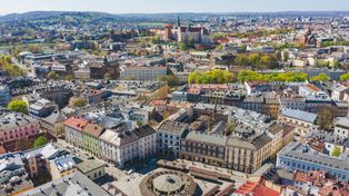Kontrole w imprezowym centrum Krakowa. Ponad 200 wykroczeń w jedną noc