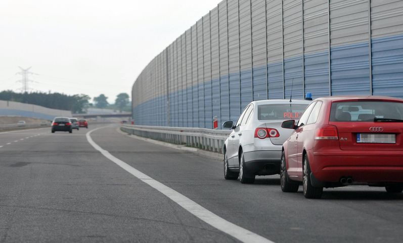 Samochód można zatrzymać na autostradzie tylko w razie poważnej awarii lub zagrożenia życia