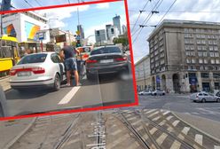 Agresywny kierowca bmw. Atak w centrum Warszawy. Jest nagranie