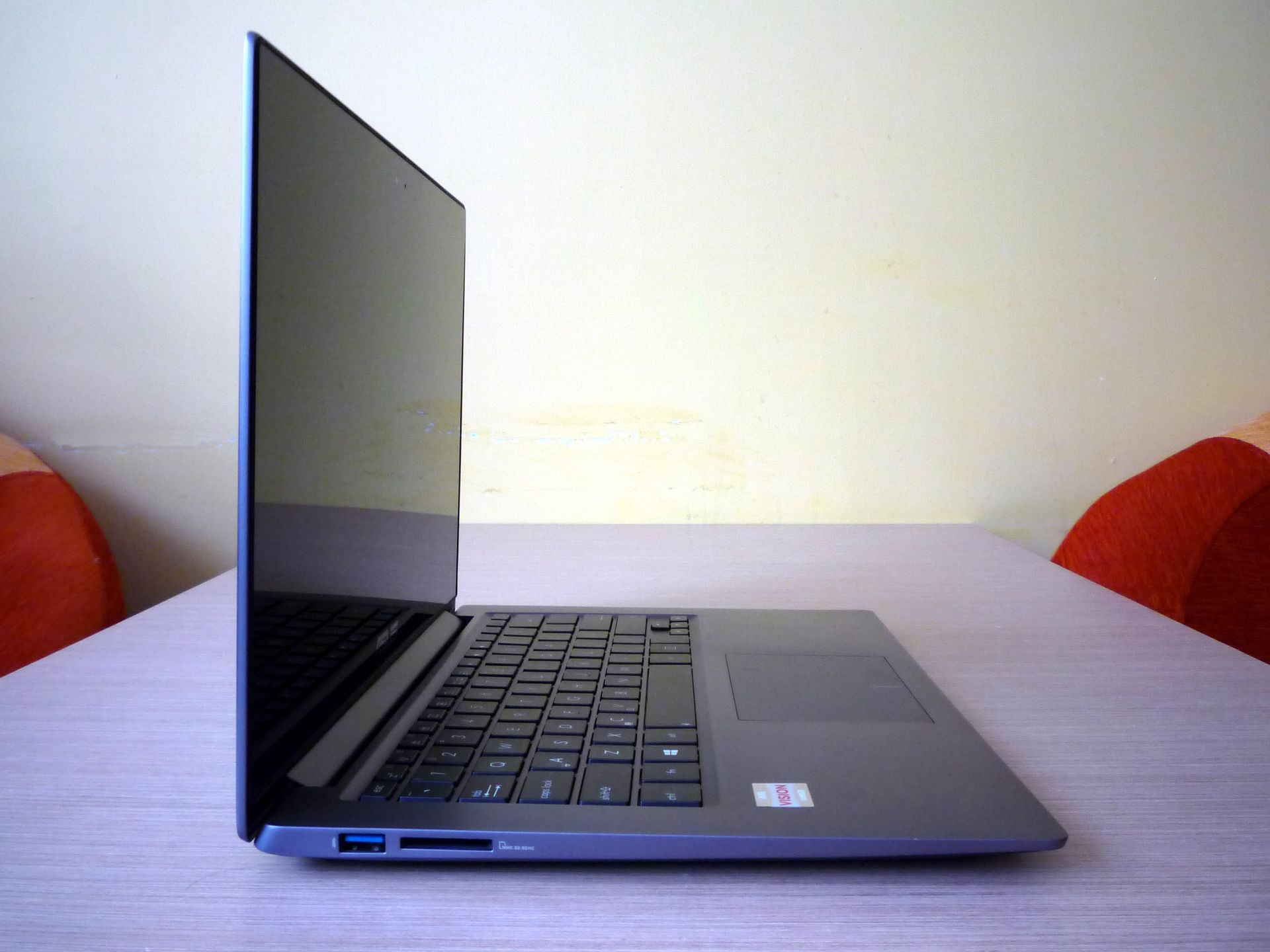 Asus VivoBook U38N – poręczny maluch z... 4-rdzeniowym procesorem [test] 26
