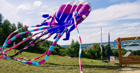 Festiwal Latawców na stoku narciarskim w Chodzieży