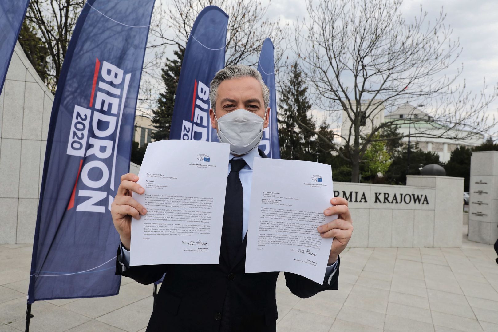 Wybory 2020. Sędziowie i Robert Biedroń piszą do OBWE ws. głosowania korespondencyjnego