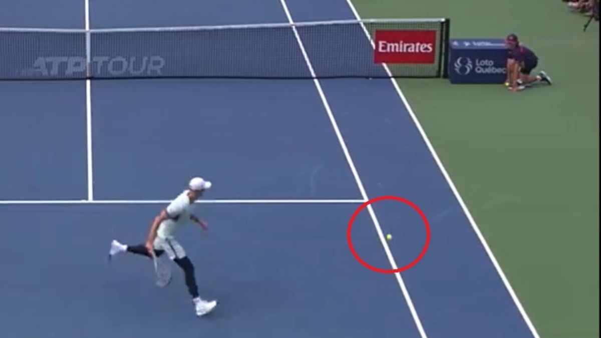 Tennis TV / Hubert Hurkacz w meczu z Alexeiem Popyrinem