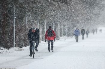 Napada i zawieje. Zimowy początek marca, możliwa krupa śnieżna