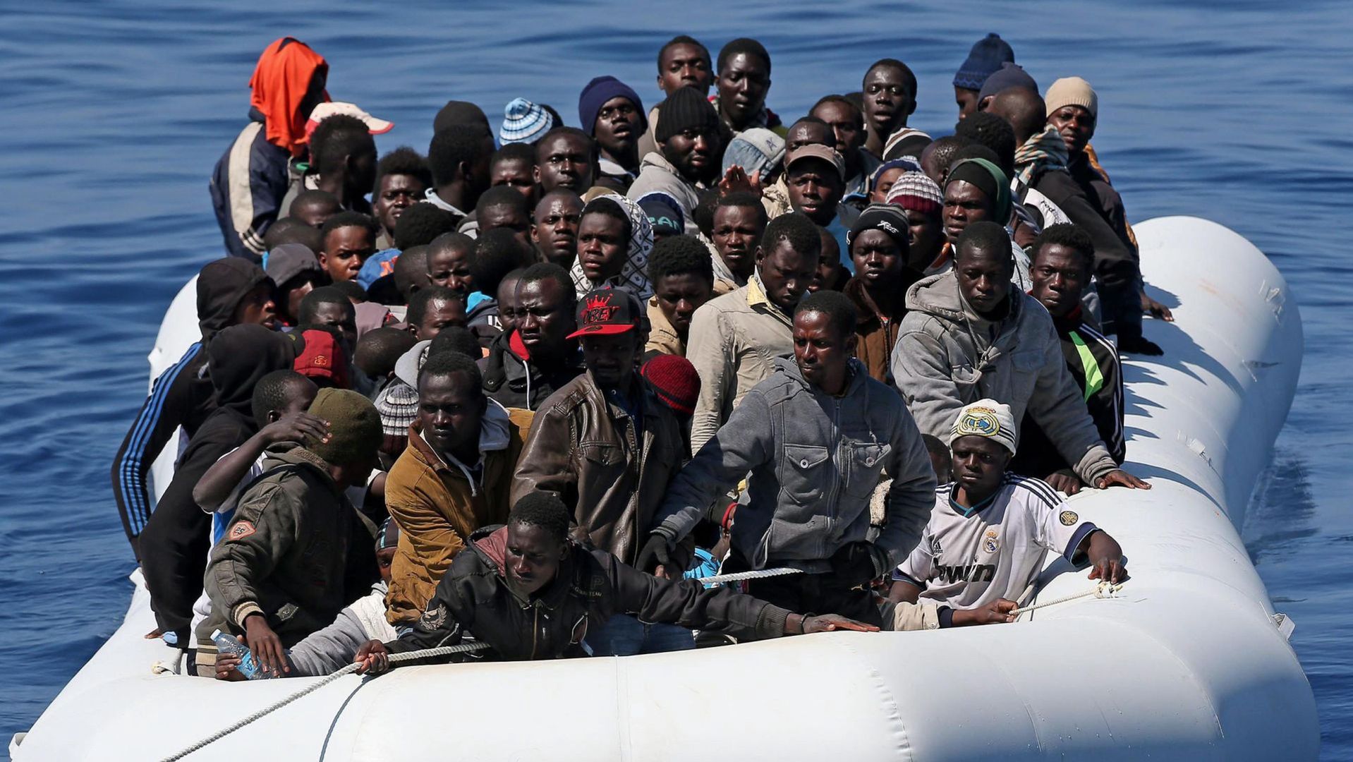 Migranci z Afryki zatrzymani przez włoską straż przybrzeżną 